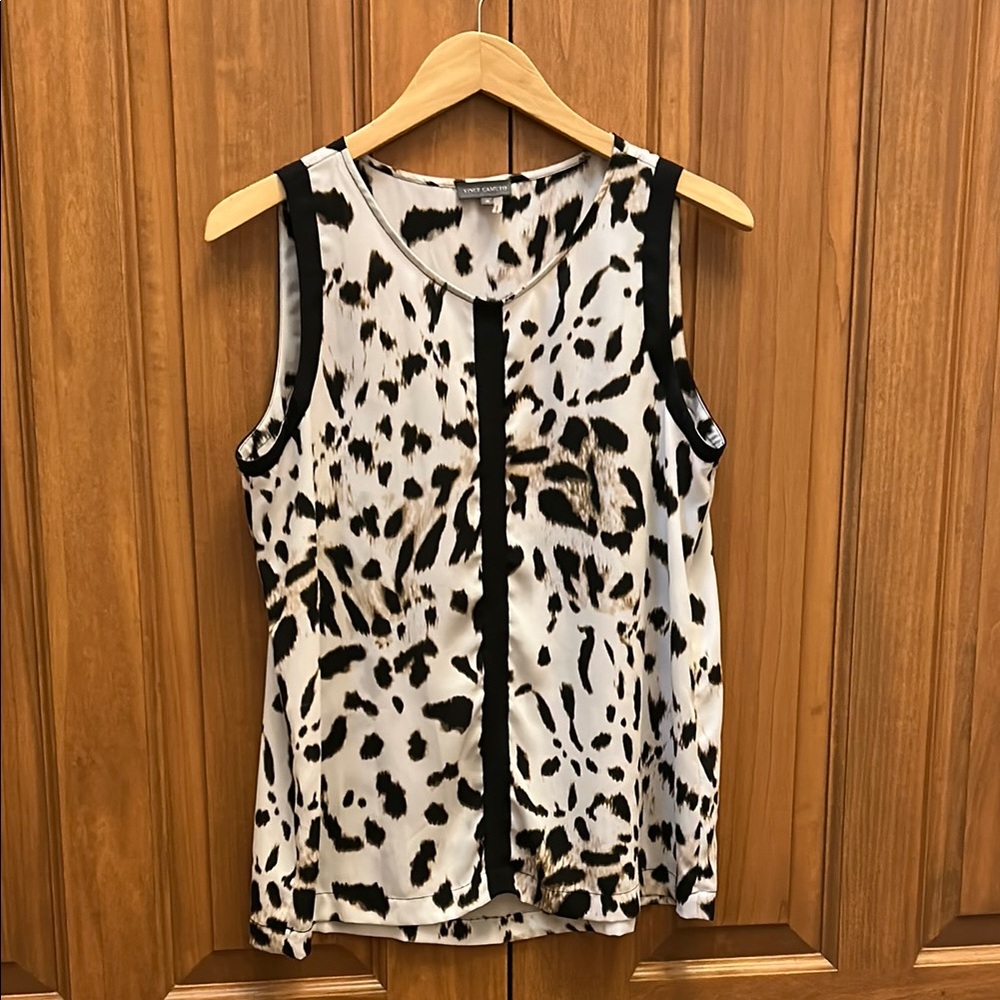 Vince Camuto Black & White leopard Sleeveless Blouse size medium
